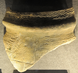 Yellow-brown corded pottery rim, Tapenkeng Culture 