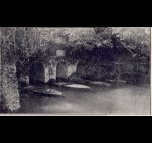 Wooden bridge across Liugong Canal and Jingmei River